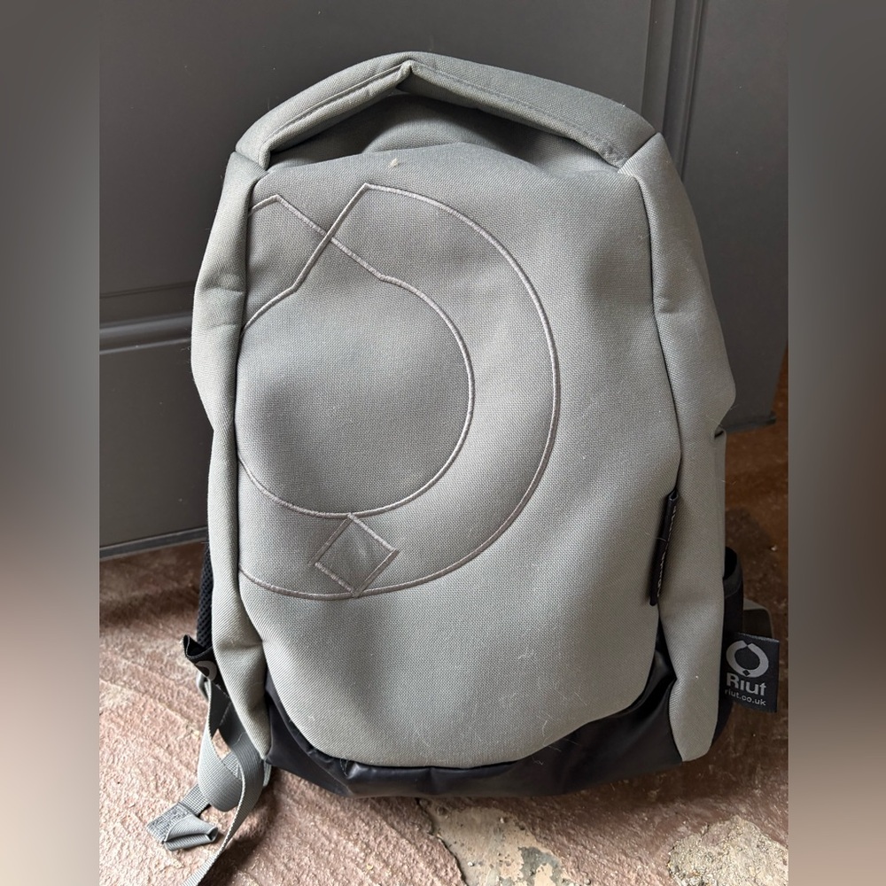 RiutBag Anti Theft Backpack